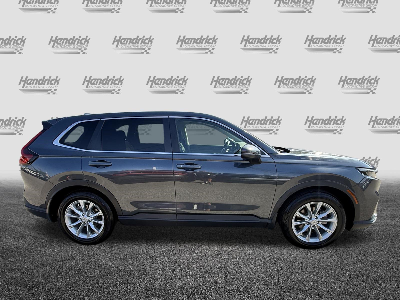Used 2025 Honda CR-V EX image 11