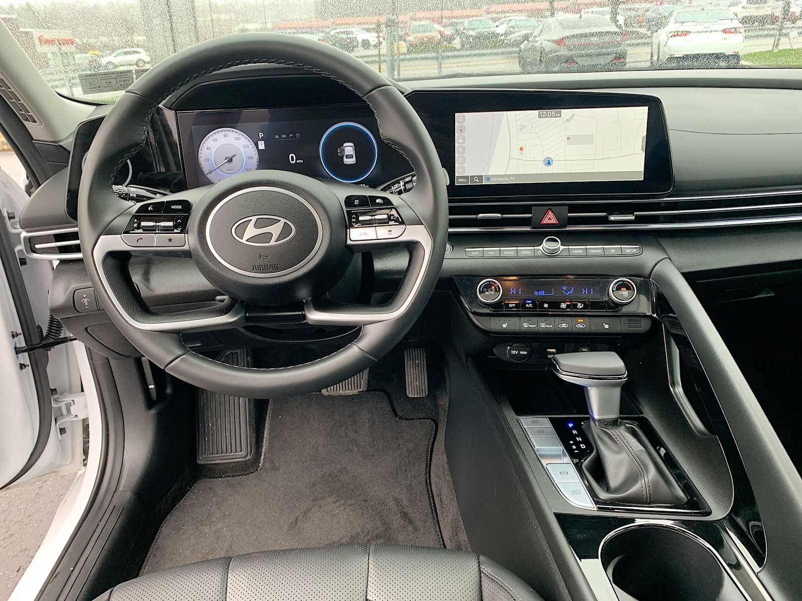 Used 2025 Hyundai Elantra Limited image 21