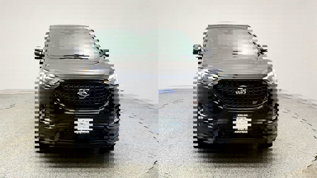 Used 2023 Ford Edge ST AWD/4WD image 2