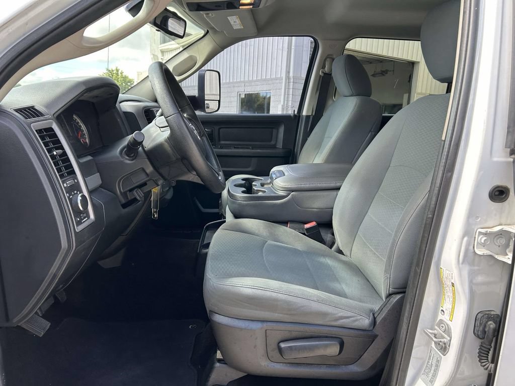 Used 2016 RAM 3500 Tradesman w/ Chrome Appearance Group AWD/4WD image 14