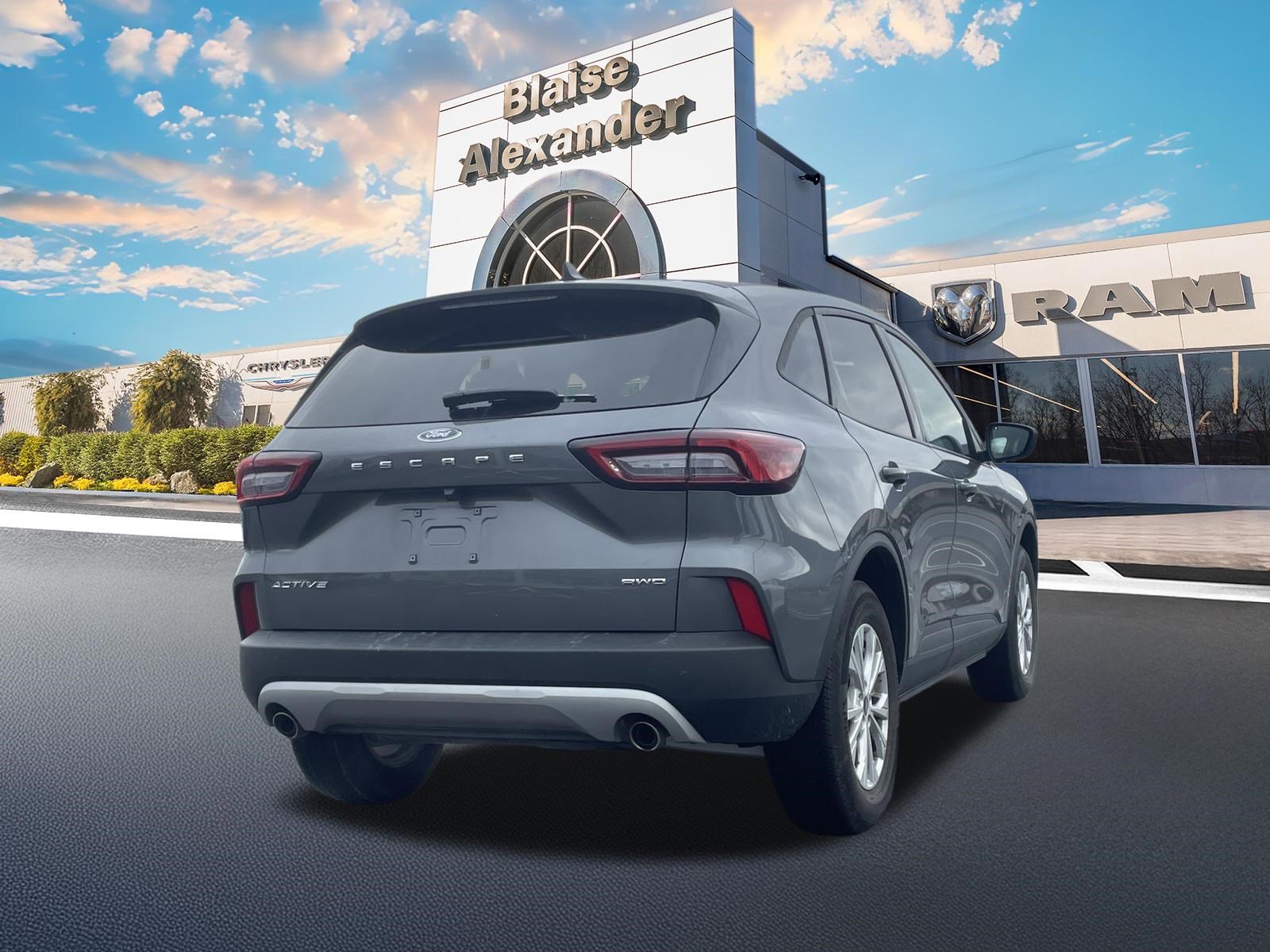 Used 2025 Ford Escape Active video 3