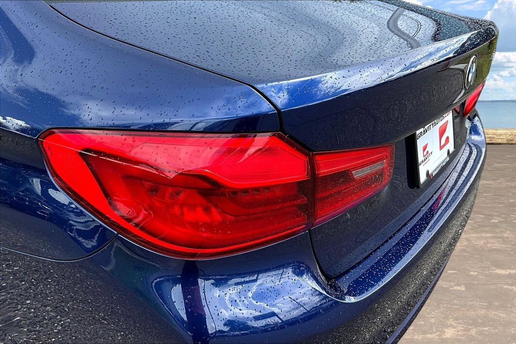 Used 2019 BMW 530e xDrive w/ Luxury Seating Package AWD/4WD image 23