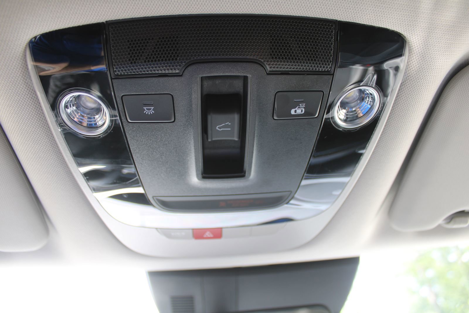 Certified 2026 Kia Sportage EX w/ EX Panorama Roof Package FWD image 50