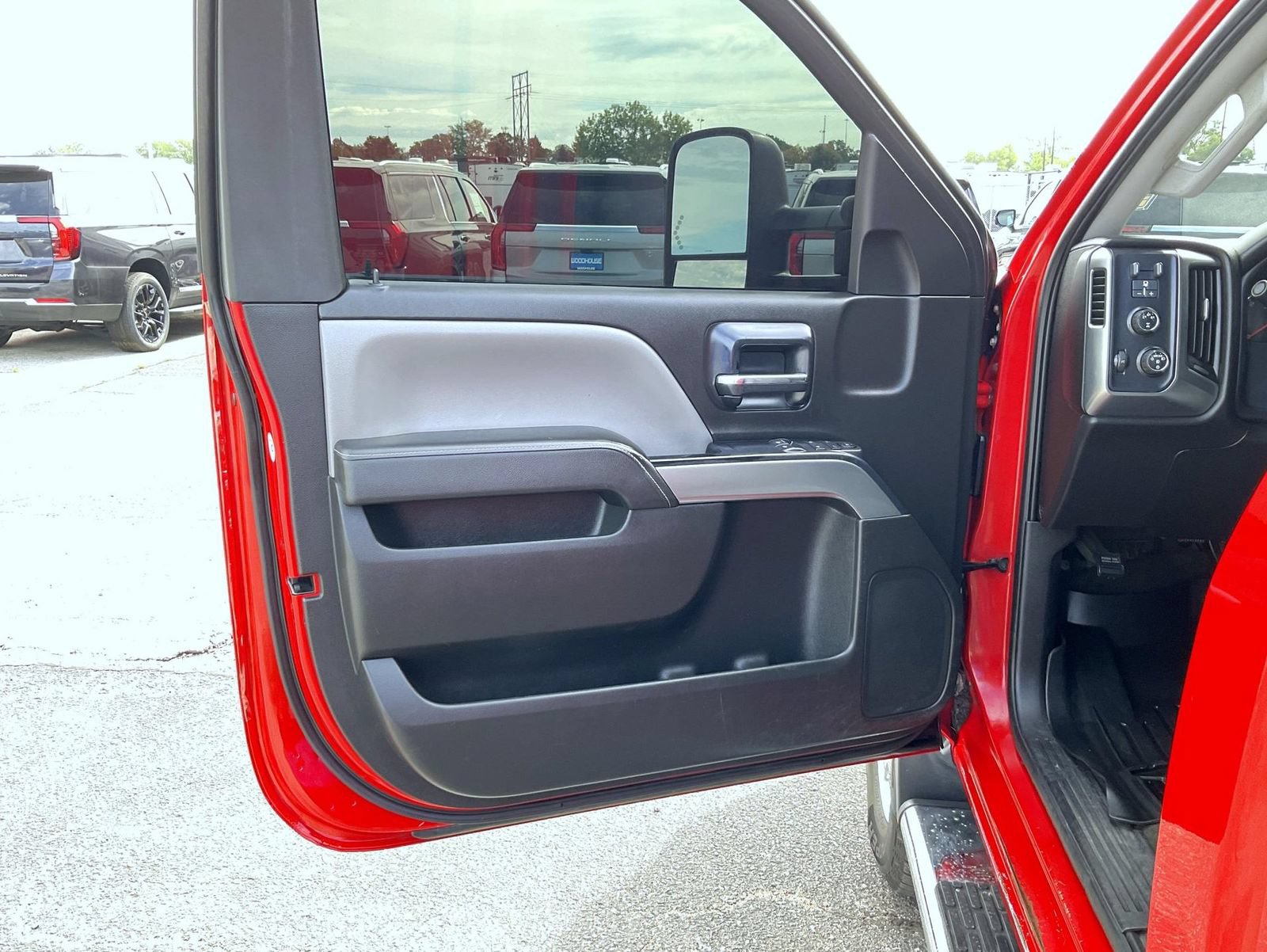 Used 2015 Chevrolet Silverado 3500 LT AWD/4WD image 9