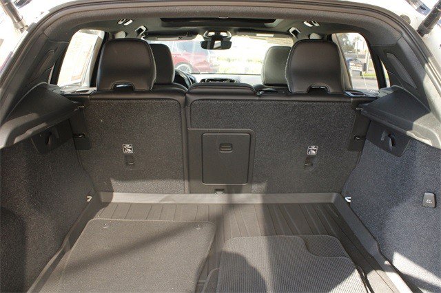 Used 2021 Volvo XC40 P8 Recharge w/ Advanced Package image 5