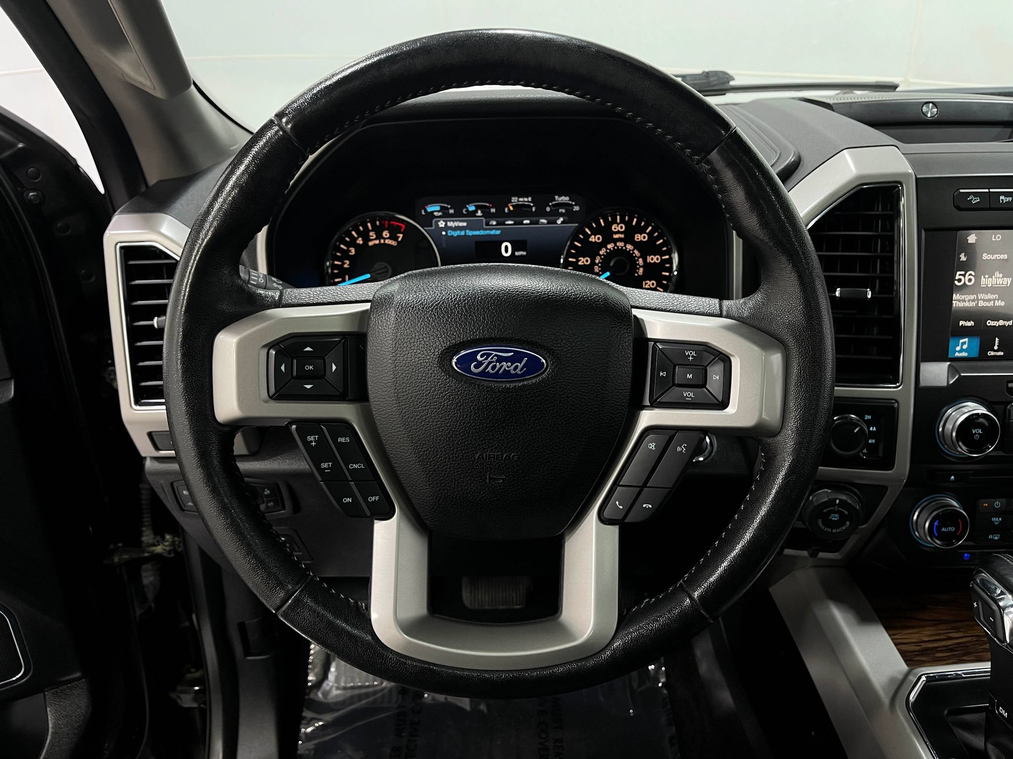 Used 2018 Ford F150 Lariat w/ Equipment Group 502A Luxury AWD/4WD image 22