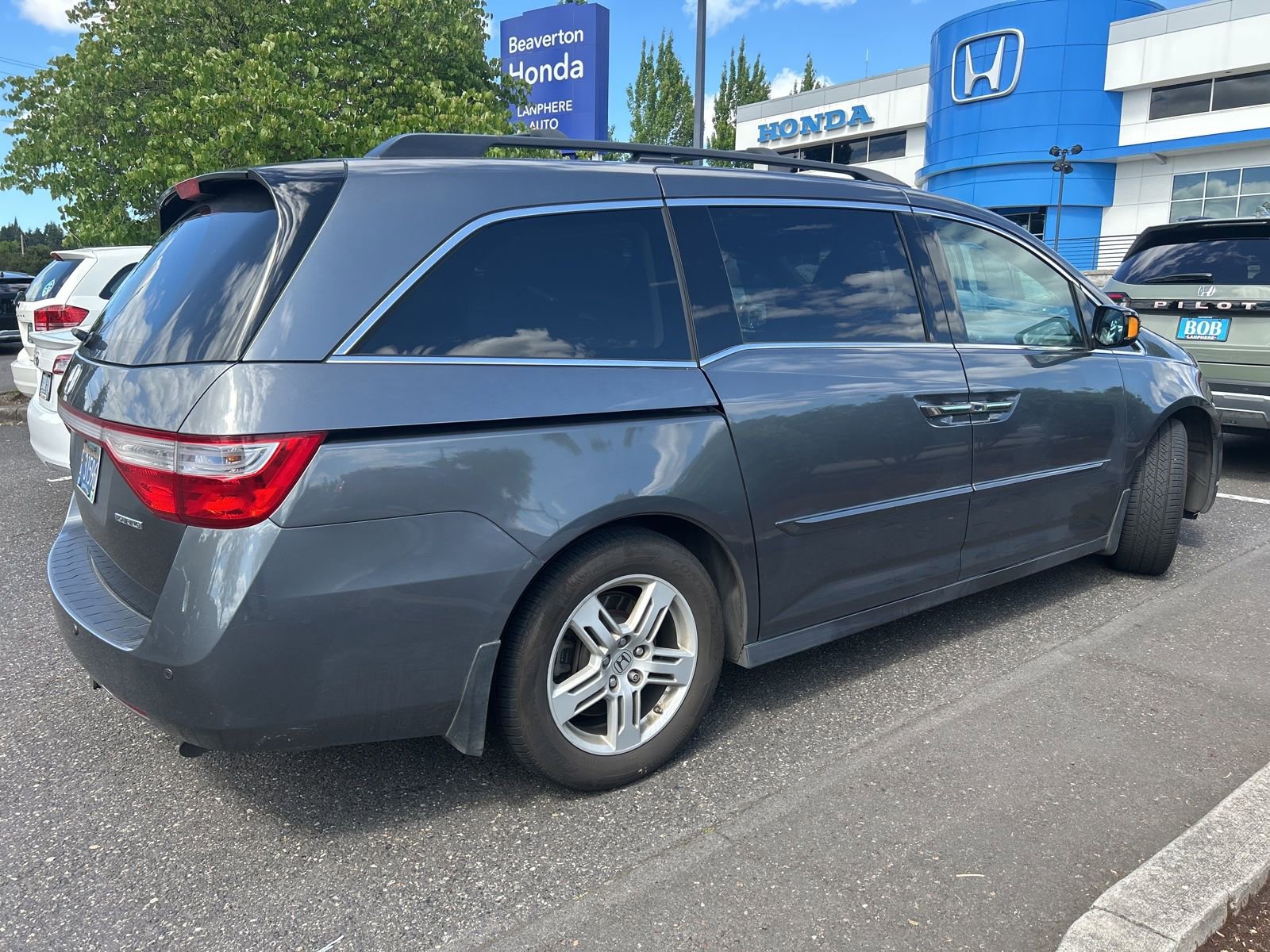 Used 2012 Honda Odyssey Touring Elite image 4