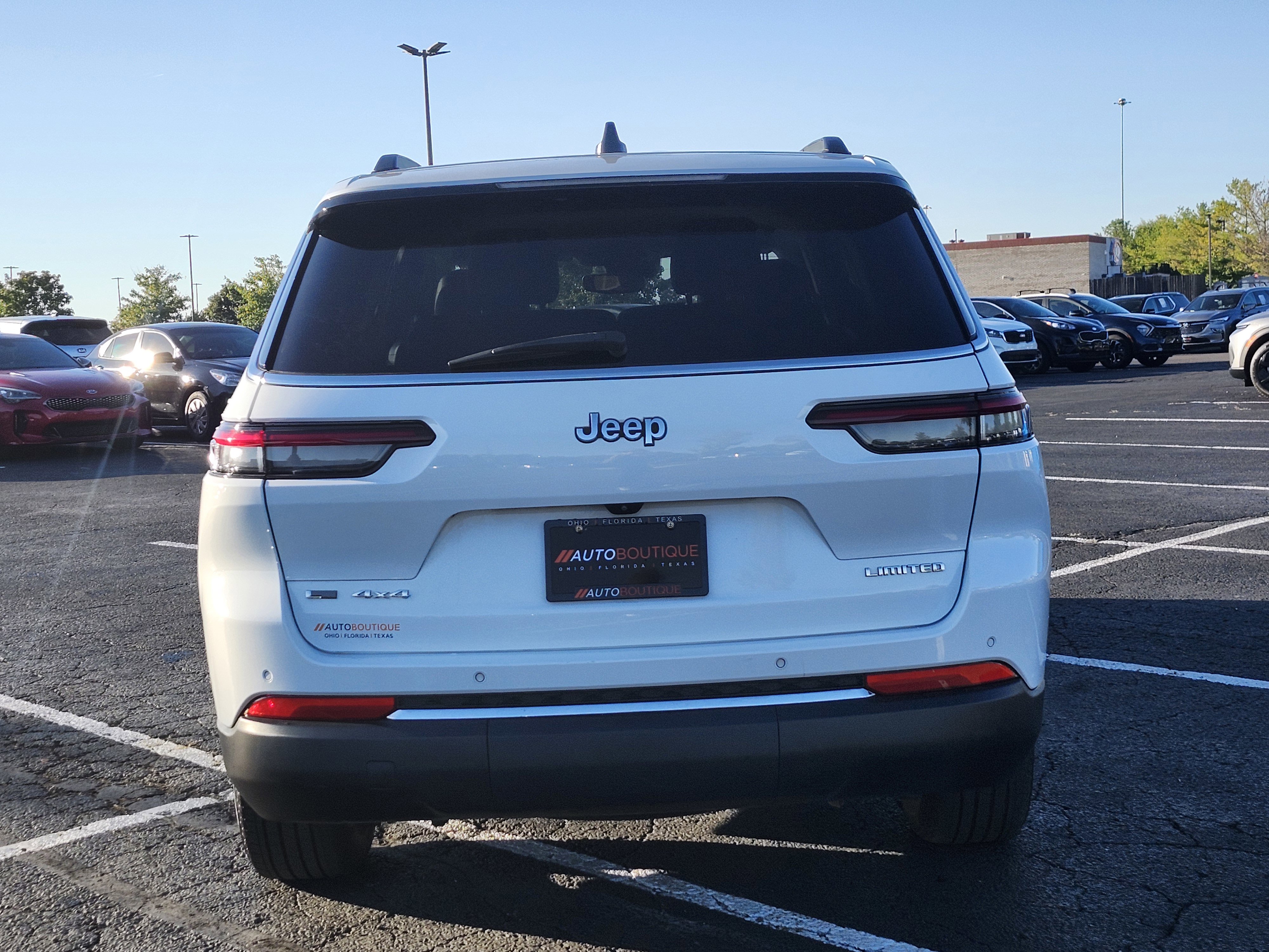 Used 2022 Jeep Grand Cherokee L Limited image 9