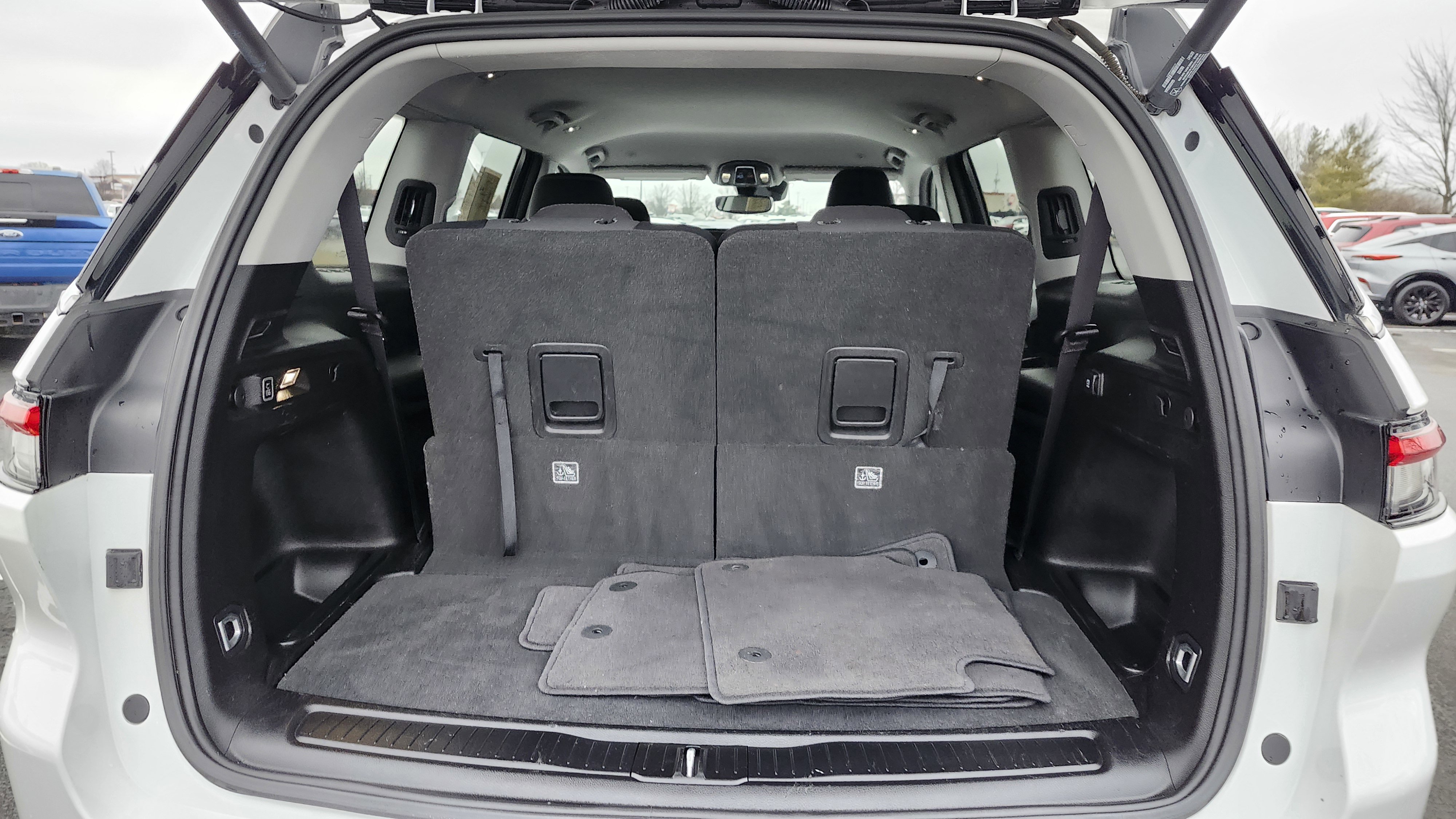 Used 2022 Jeep Grand Cherokee L Laredo w/ Luxury Tech Group I image 24