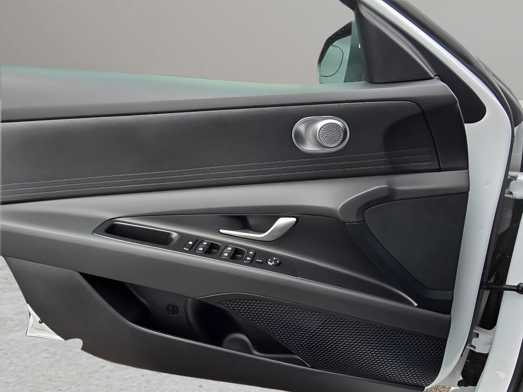 New 2026 Hyundai Elantra Blue image 17