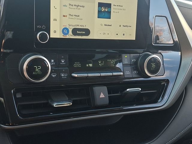 Used 2024 Toyota Highlander LE image 15