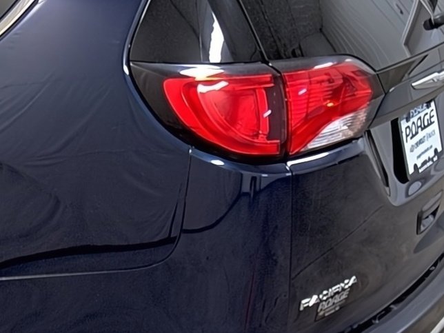 Used 2017 Chrysler Pacifica Limited w/ UConnect Theater Package image 10