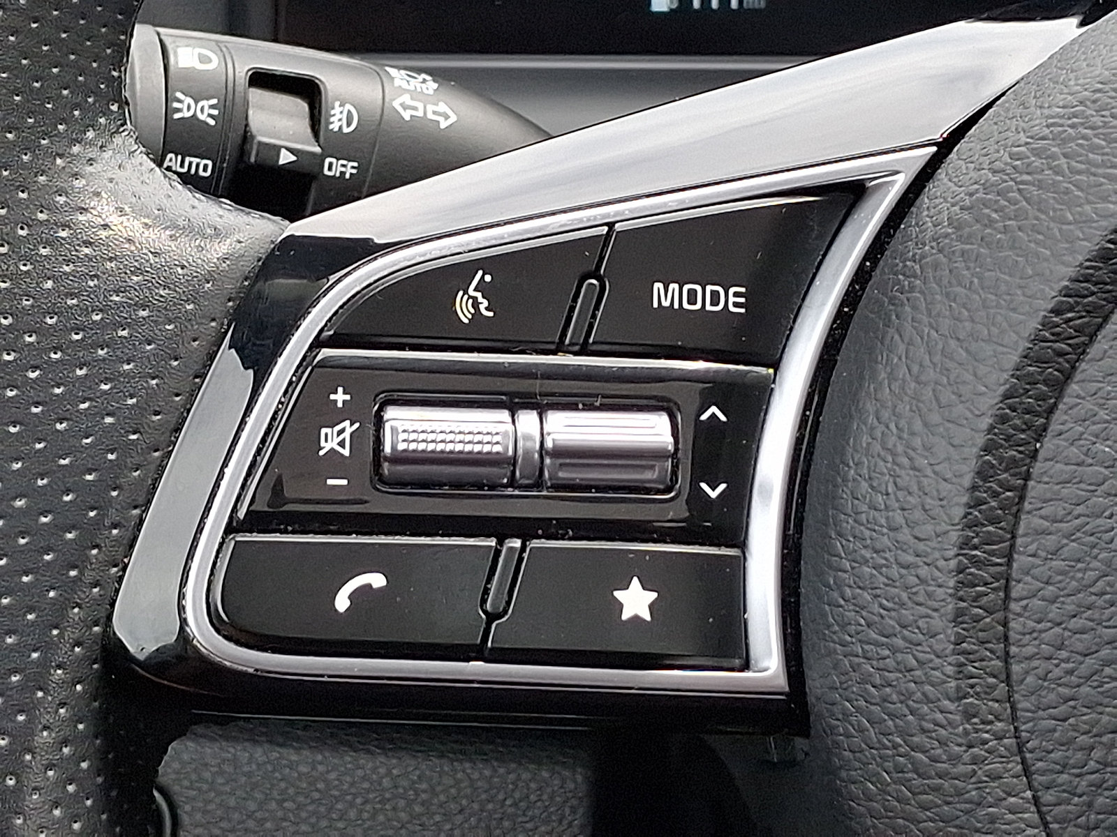 Used 2024 Kia Seltos SX w/ SX Sunroof Package AWD/4WD image 22