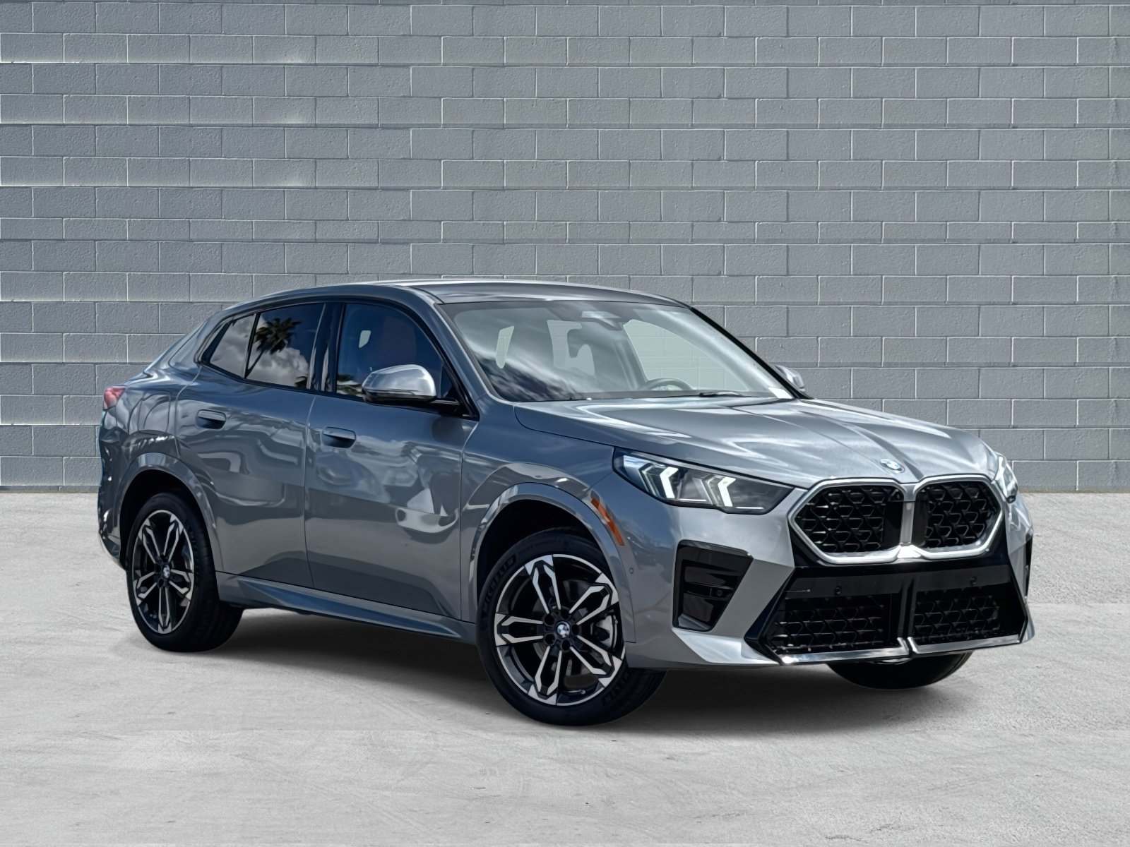 Used 2024 BMW X2 xDrive28i w/ Premium Package image 1