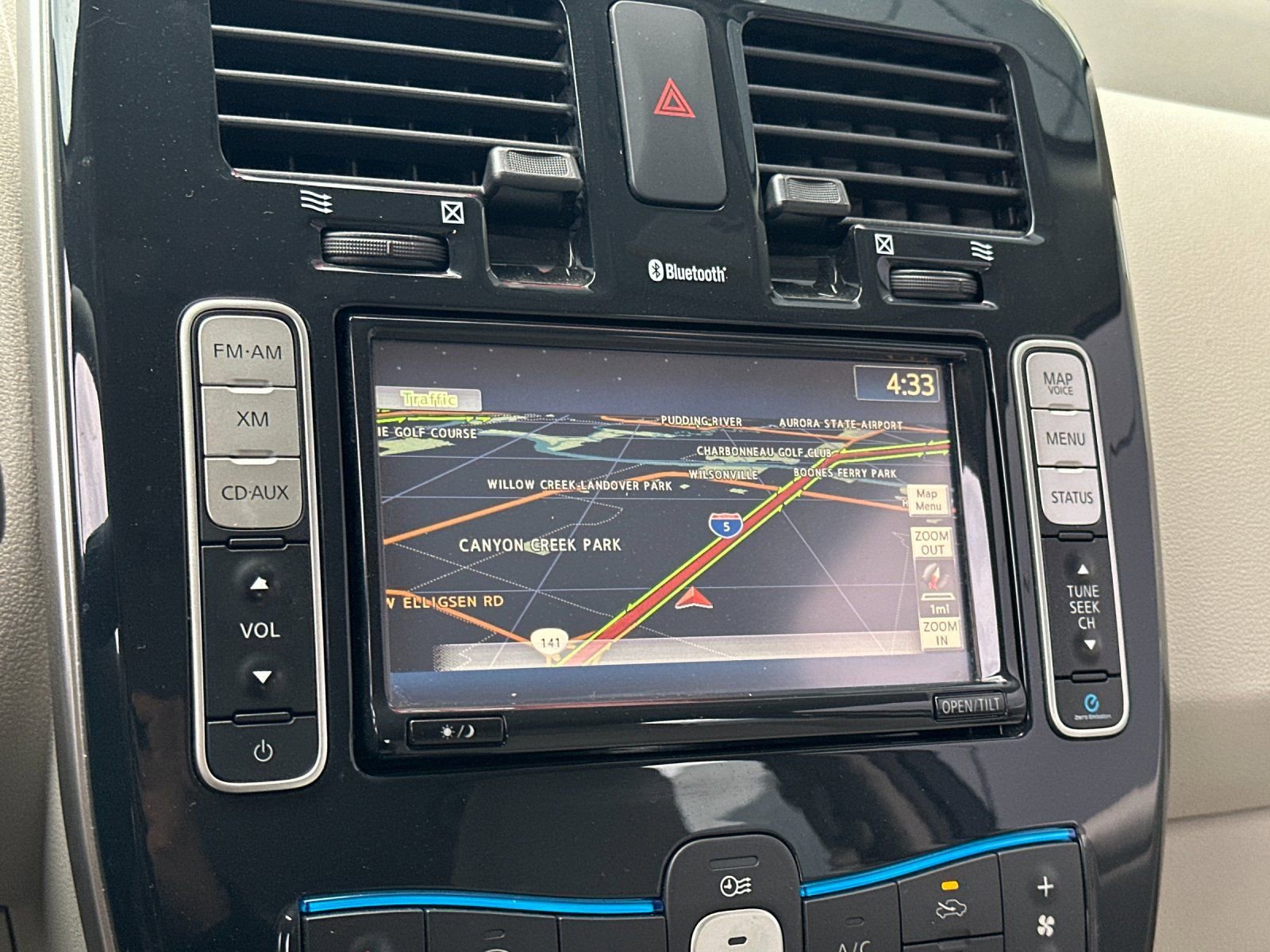 Used 2012 Nissan Leaf SL image 18