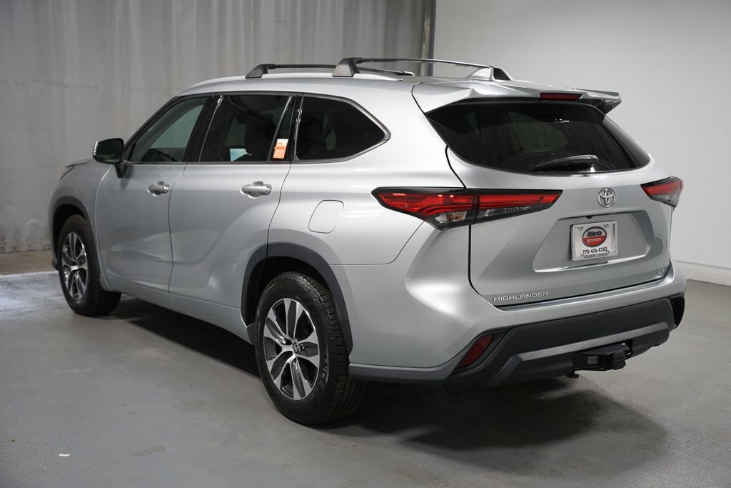Used 2022 Toyota Highlander XLE image 6