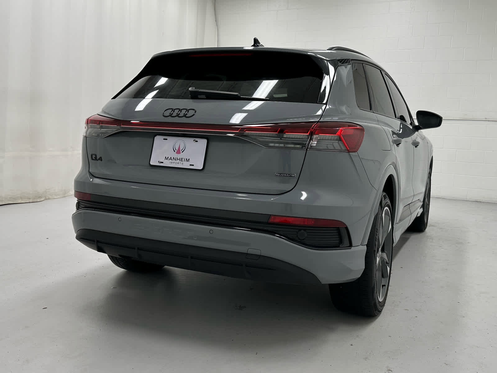 Used 2023 Audi Q4 e-tron Premium w/ Convenience Package image 6