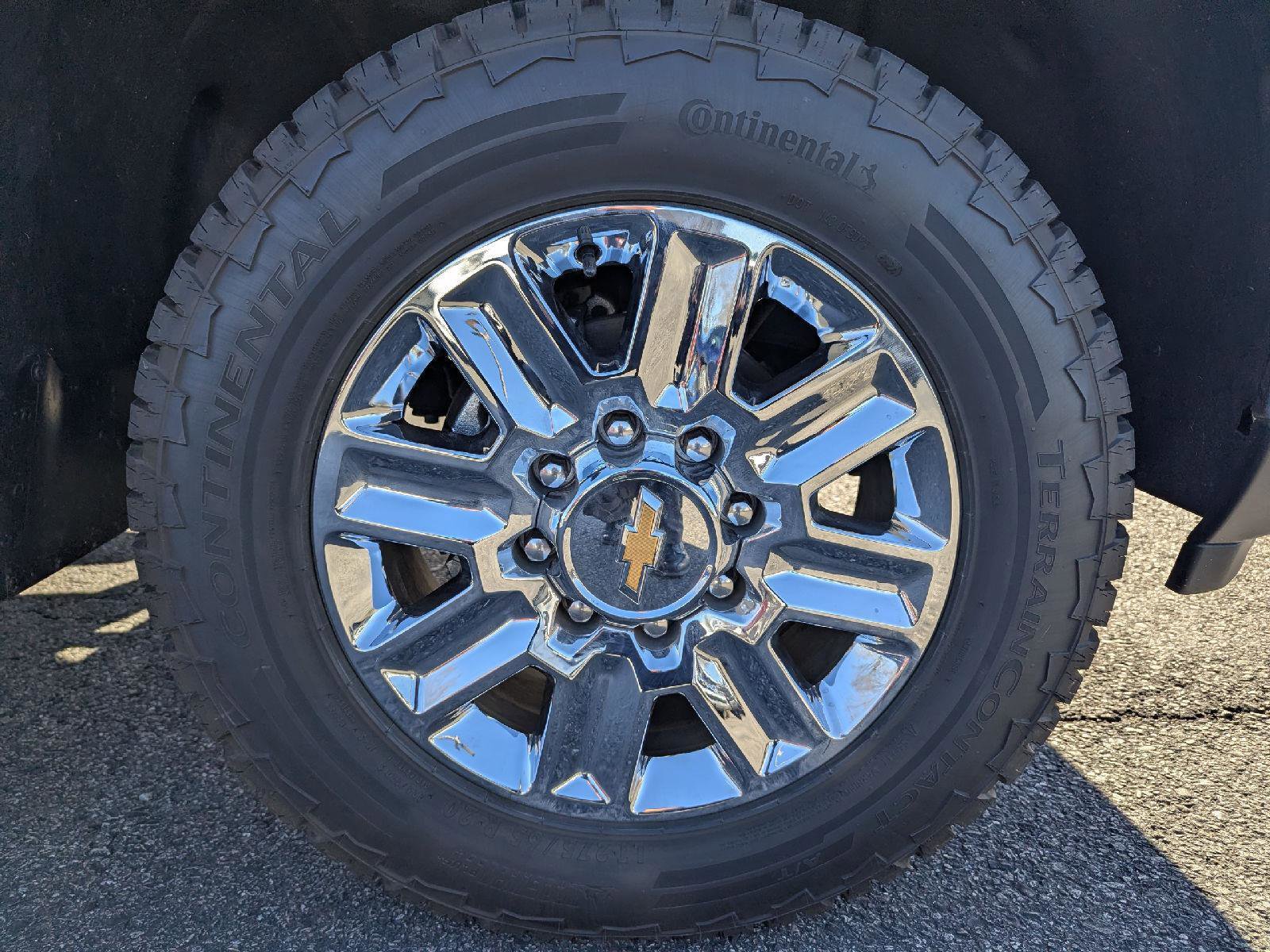 Certified 2024 Chevrolet Silverado 2500 LTZ w/ LTZ Convenience Package image 9