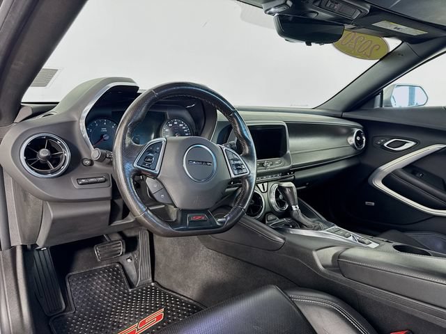 Used 2020 Chevrolet Camaro SS RWD image 9