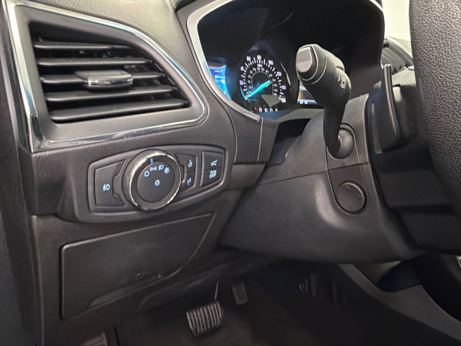 Used 2019 Ford Edge Titanium AWD/4WD image 31
