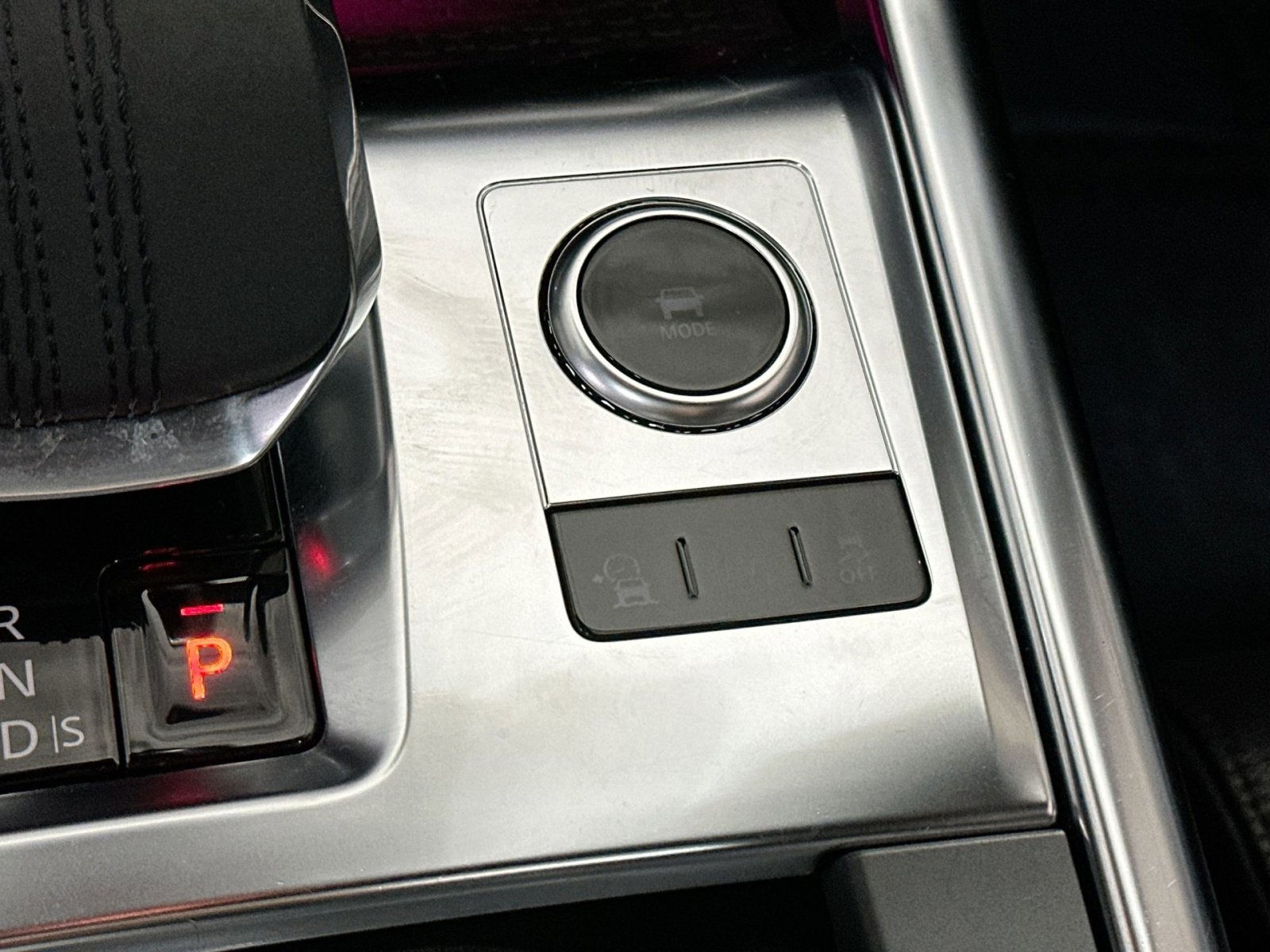 Used 2022 Jaguar XF R-Dynamic SE image 27