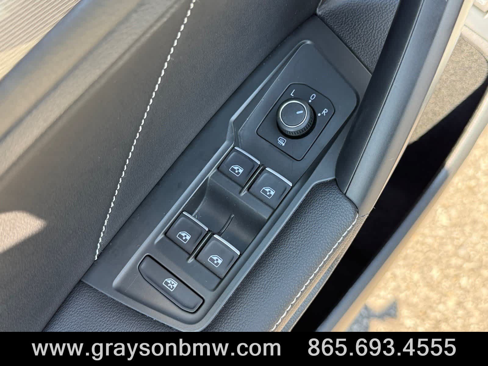 Used 2024 Volkswagen Tiguan SE R-Line FWD image 17
