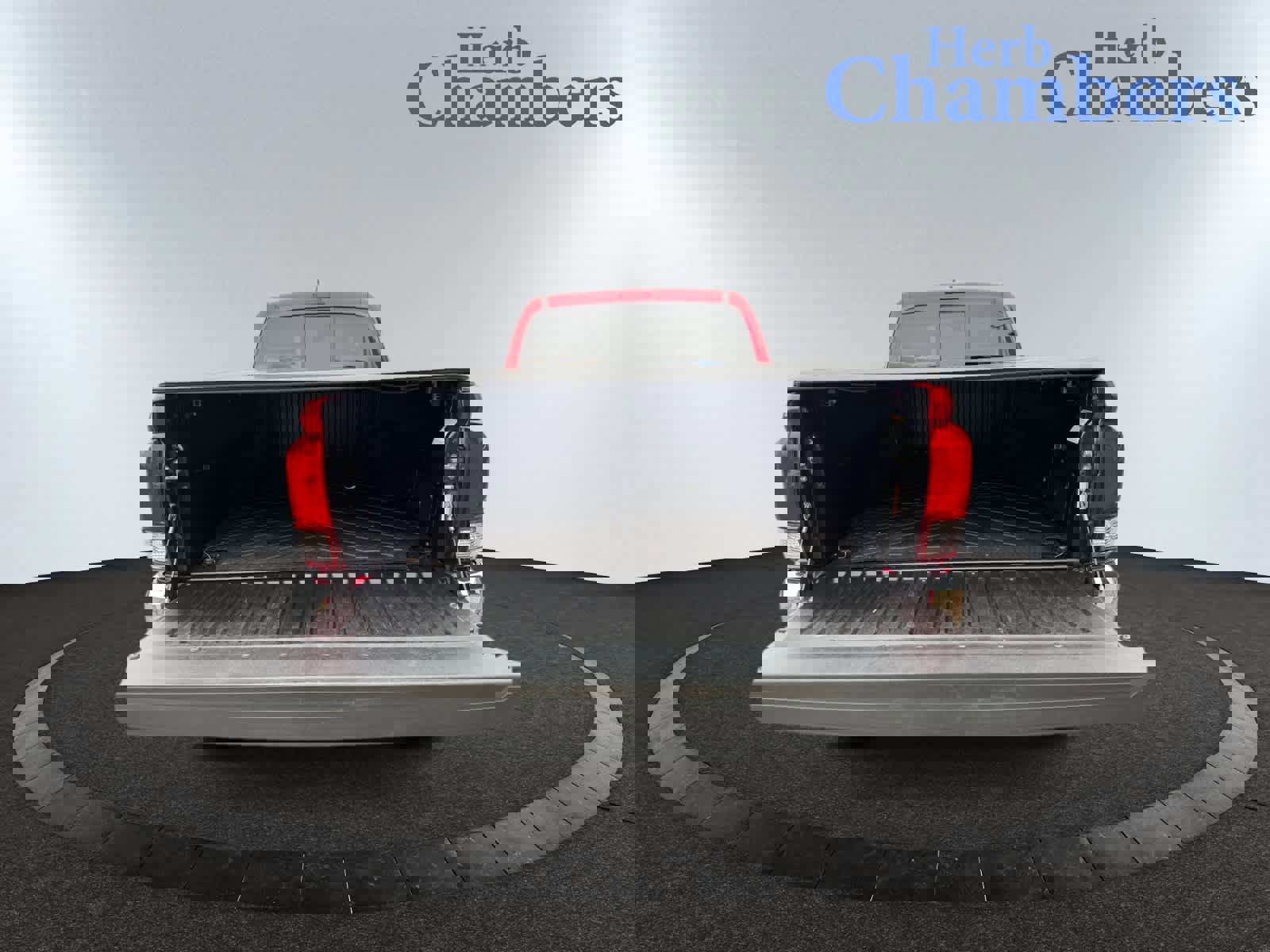 Used 2021 Toyota Tacoma SR5 w/ SR5 Appearance Package (SM) image 11