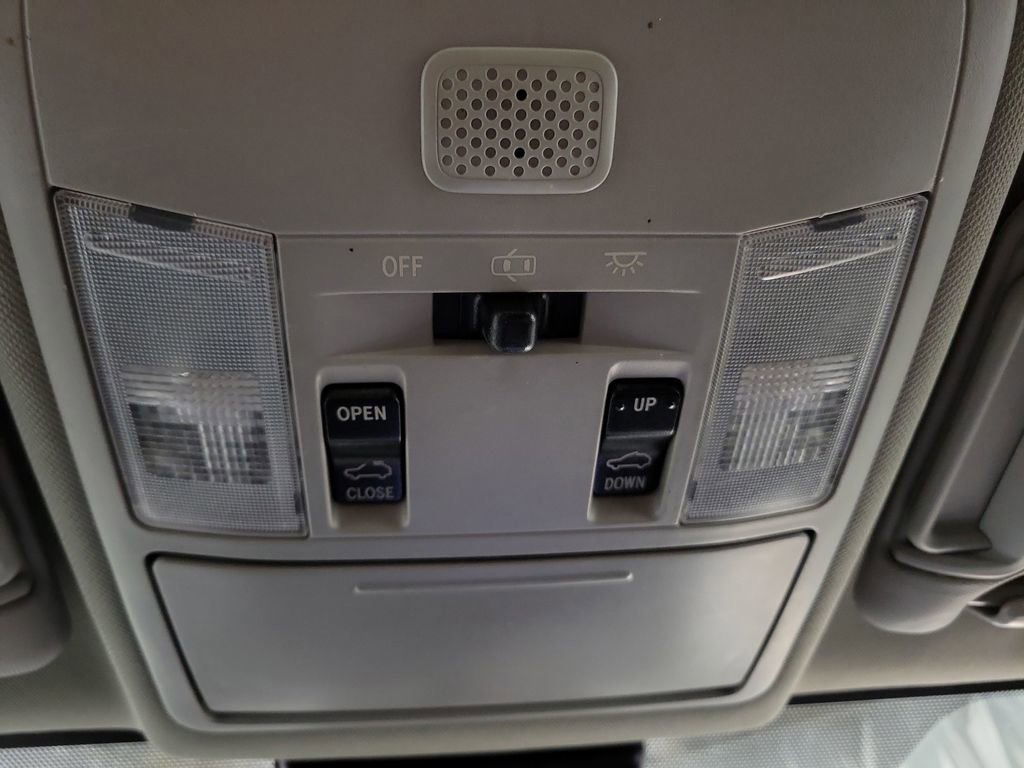 Used 2018 Toyota RAV4 XLE image 20