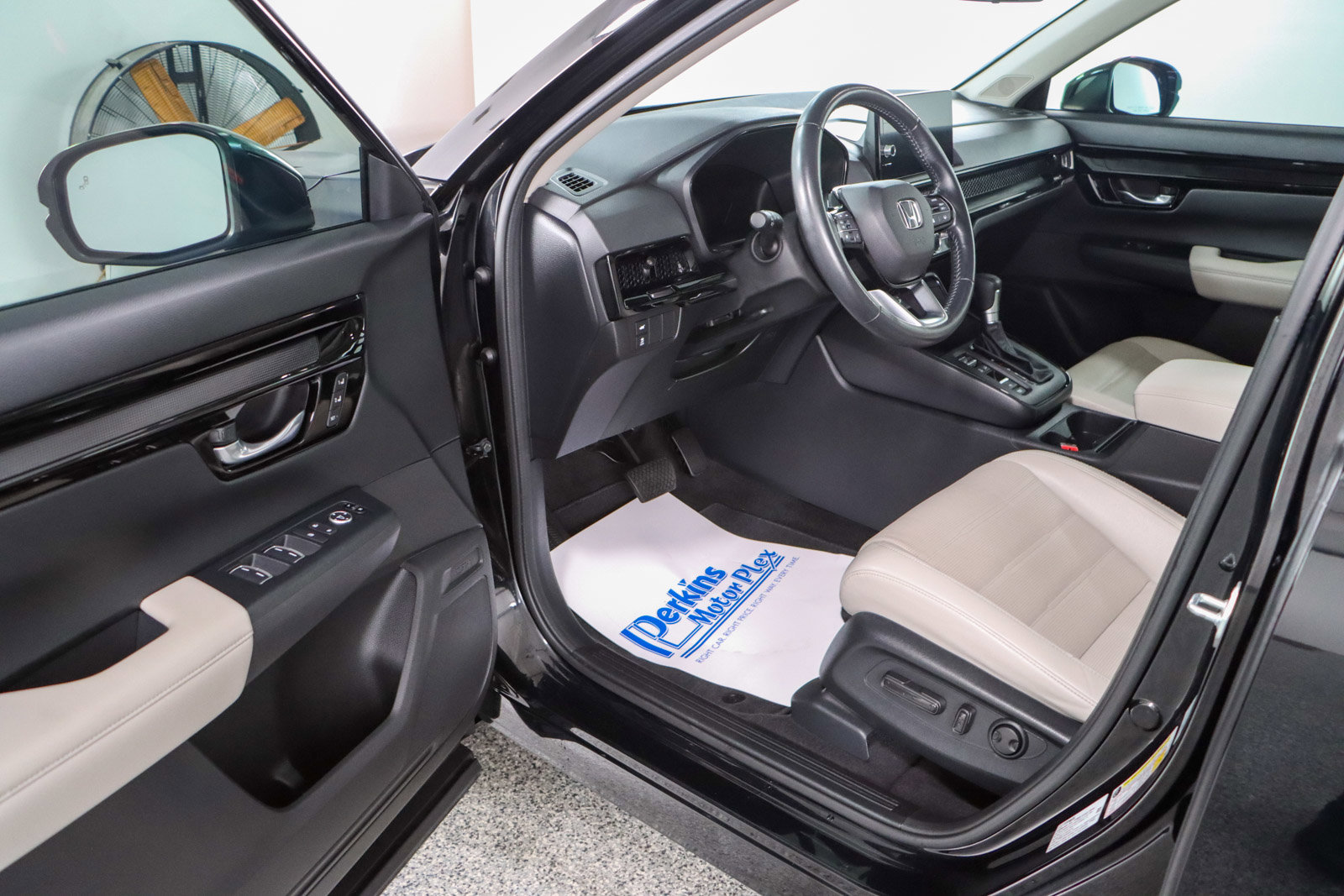 Used 2023 Honda CR-V EX-L image 3