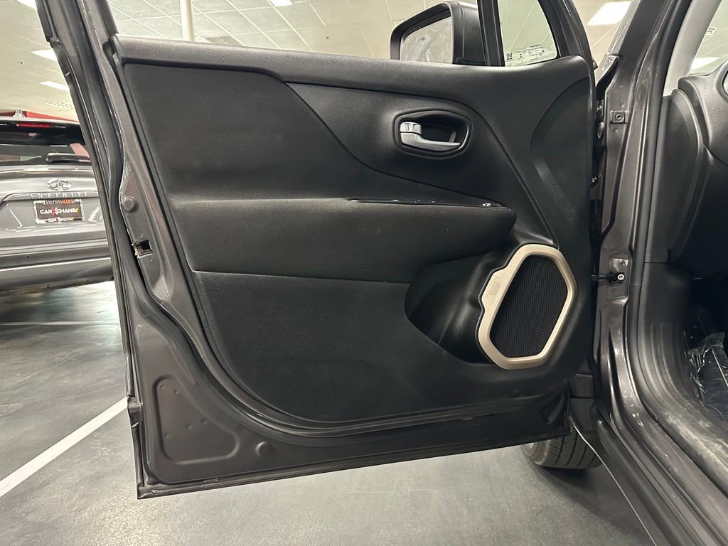 Used 2017 Jeep Renegade Sport w/ Power & Air Group image 13