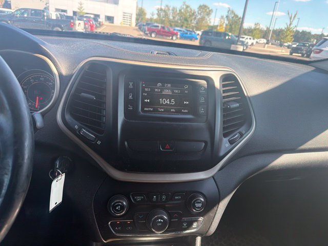 Used 2016 Jeep Cherokee Sport w/ Cold Weather Group AWD/4WD image 11