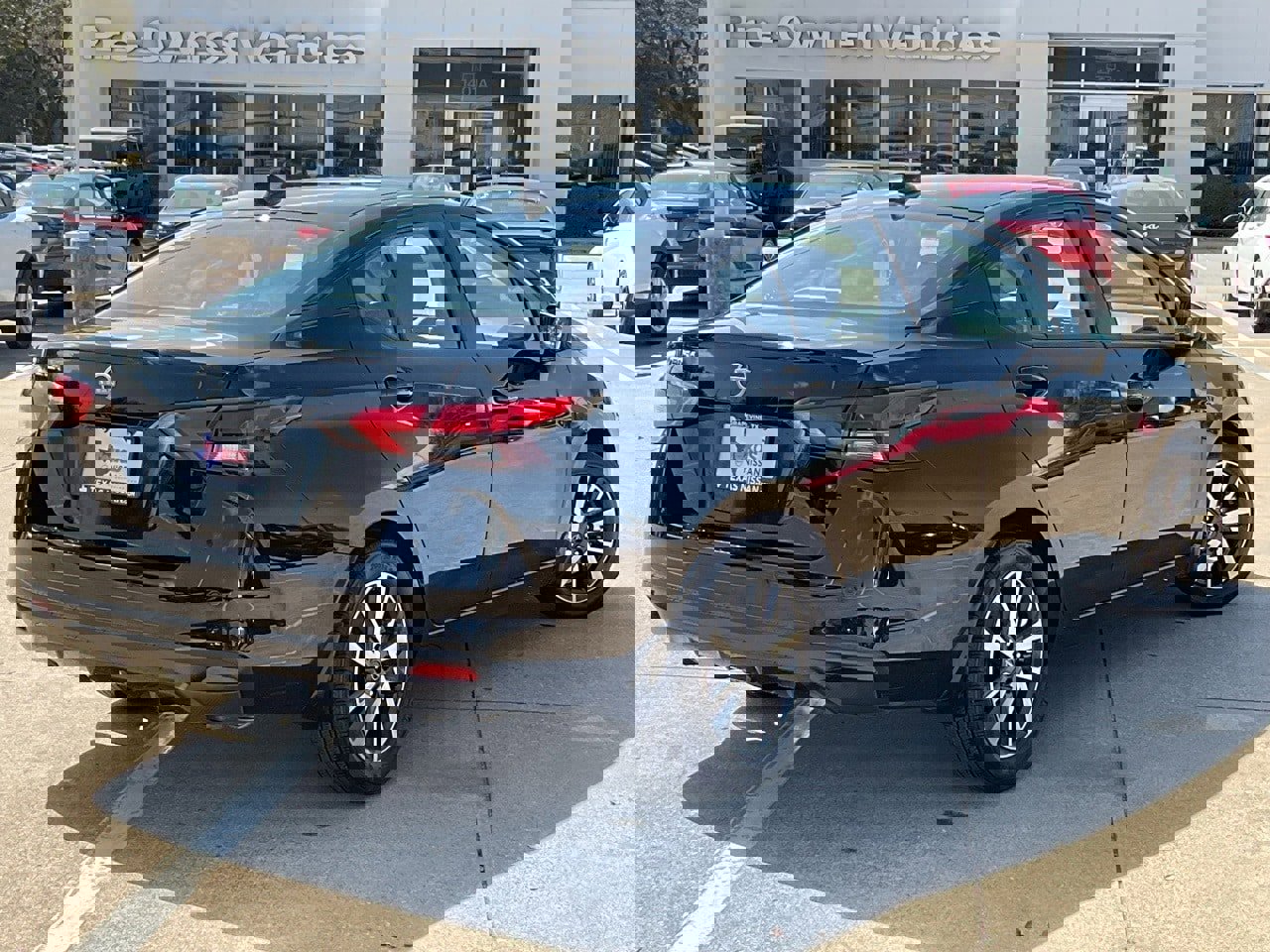 Used 2025 Nissan Versa SV w/ Trunk Package image 5