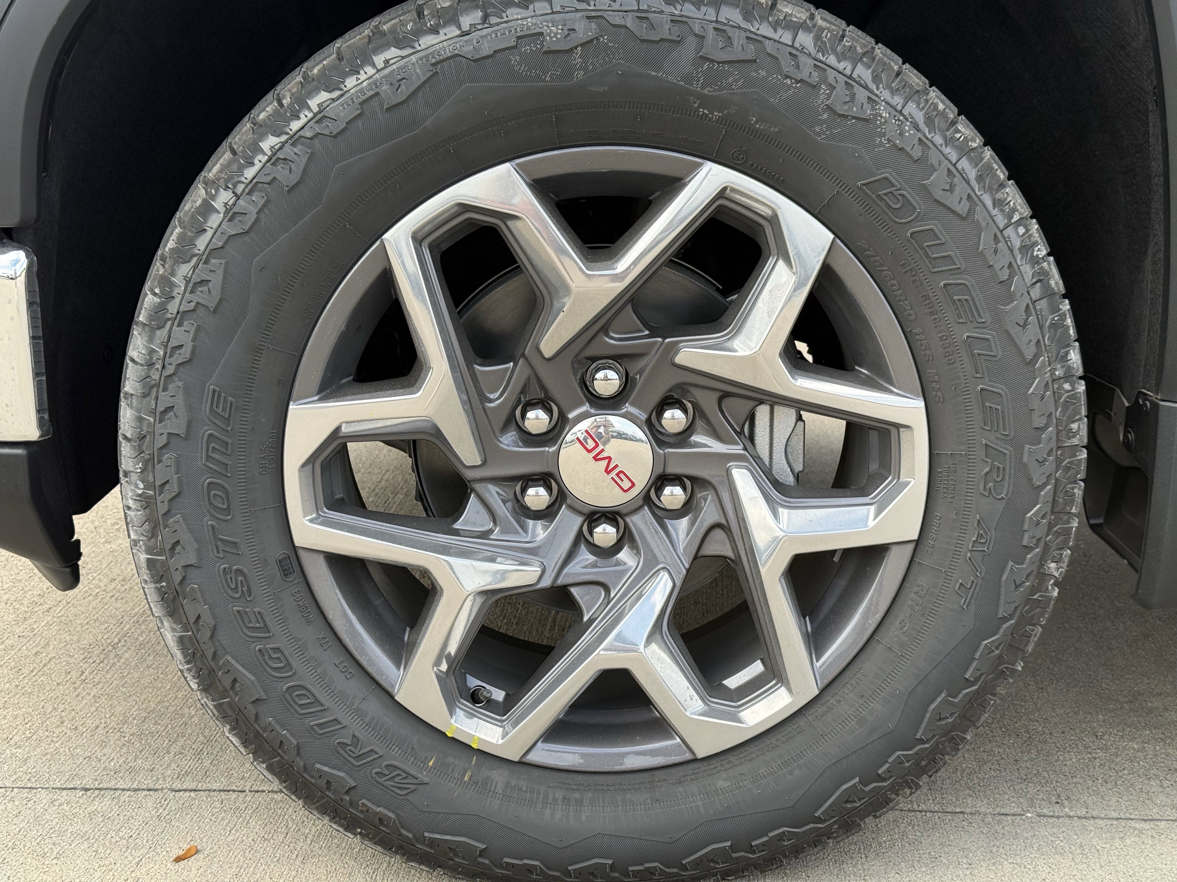 New 2026 GMC Sierra 1500 SLT image 9