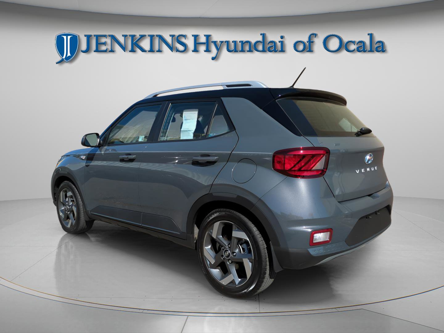 Certified 2024 Hyundai Venue Limited image 9