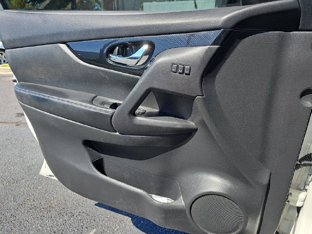 Used 2020 Nissan Rogue SL w/ Premium Package FWD image 32
