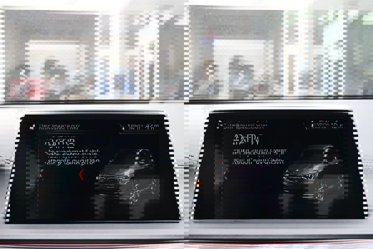 Used 2019 BMW 750i xDrive w/ Luxury Rear Seating Package image 35