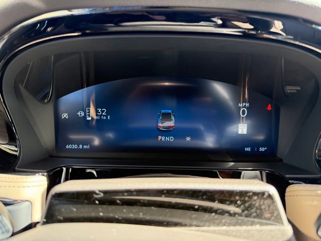 Used 2023 Lincoln Corsair Reserve w/ Equipment Group 202A image 8