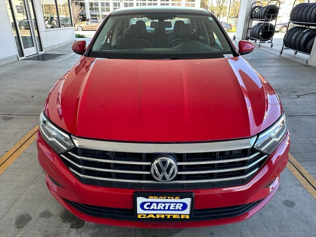 Used 2019 Volkswagen Jetta SE image 2