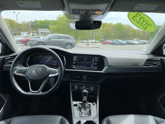 Used 2023 Volkswagen Jetta SE w/ Panoramic Sunroof Package FWD image 13