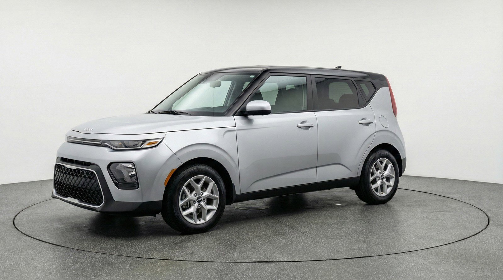 Used 2025 Kia Soul LX w/ LX Technology Package image 3
