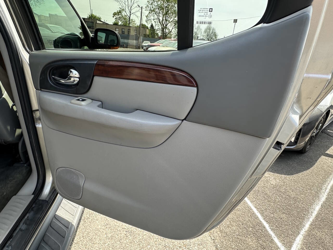 Used 2003 GMC Envoy XL SLT image 16