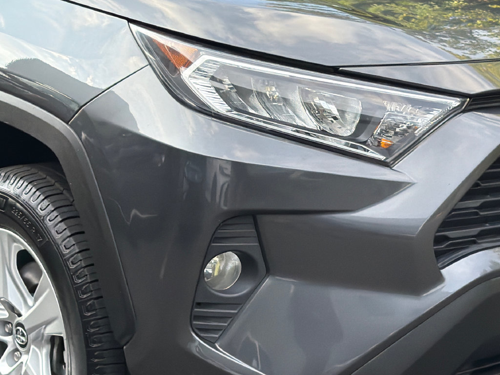 Used 2020 Toyota RAV4 XLE w/ XLE Grade Weather Package AWD/4WD image 10