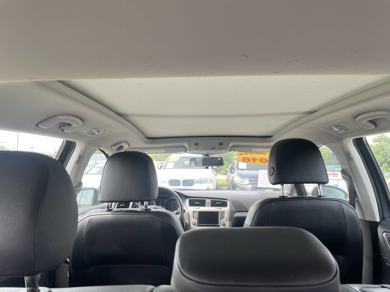 Used 2016 Volkswagen Golf Limited Edition image 20