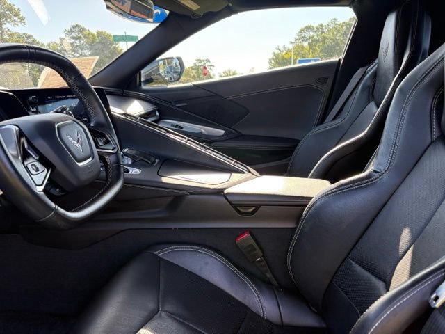 Used 2022 Chevrolet Corvette Stingray Coupe w/ Chrome Exterior Badge Package RWD image 9