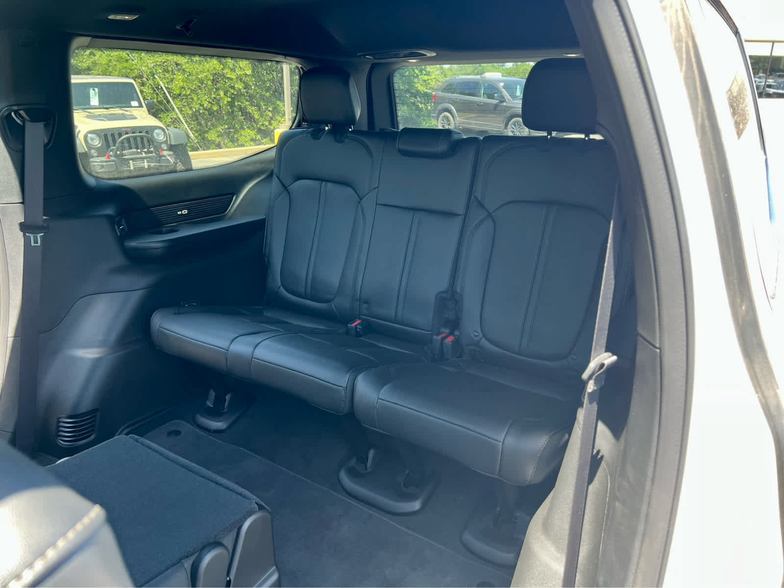 New 2024 Jeep Wagoneer 4WD w/ Convenience Group I image 37