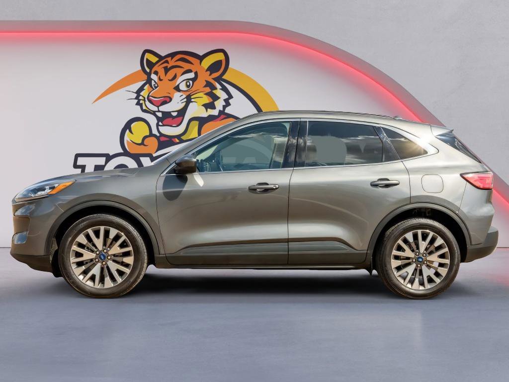 Used 2022 Ford Escape Titanium w/ Class II Trailer Tow Package image 8