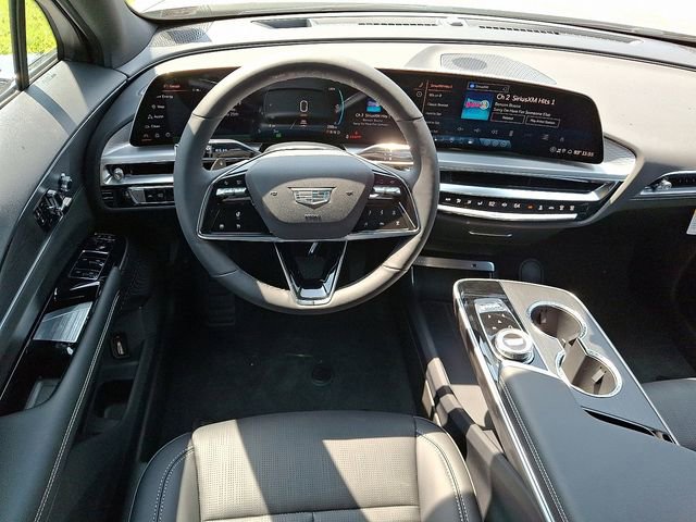 New 2025 Cadillac Lyriq Luxury w/ LPO, Floor Liner Package AWD/4WD image 7