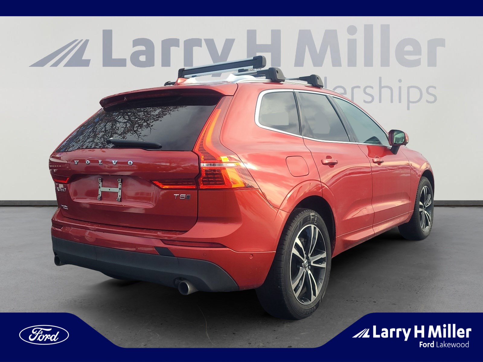 Used 2019 Volvo XC60 T5 Momentum w/ Premium Package image 5