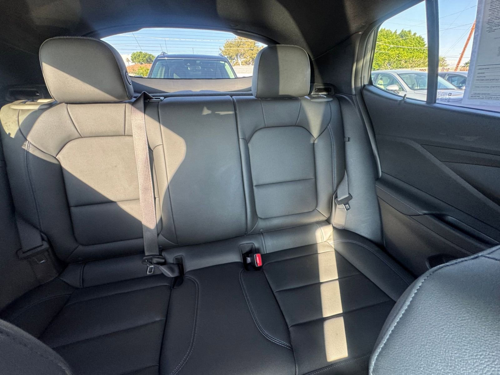 Used 2025 Buick Envista Sport Touring image 35