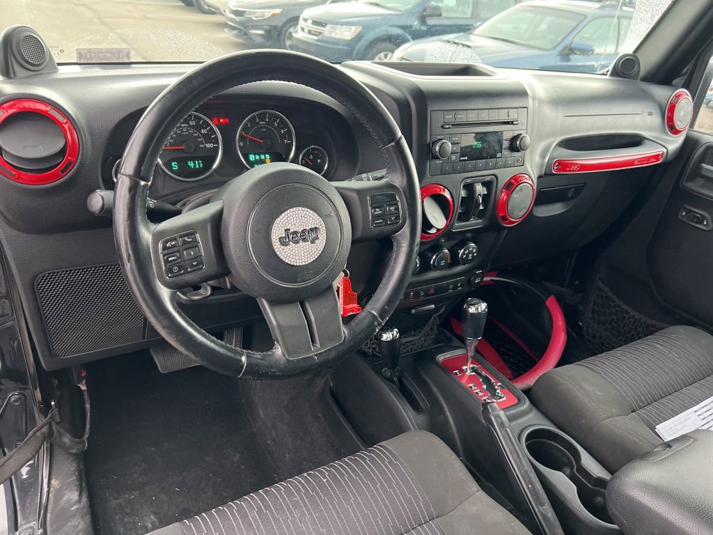 Used 2012 Jeep Wrangler Unlimited Sahara w/ Connectivity Group image 8